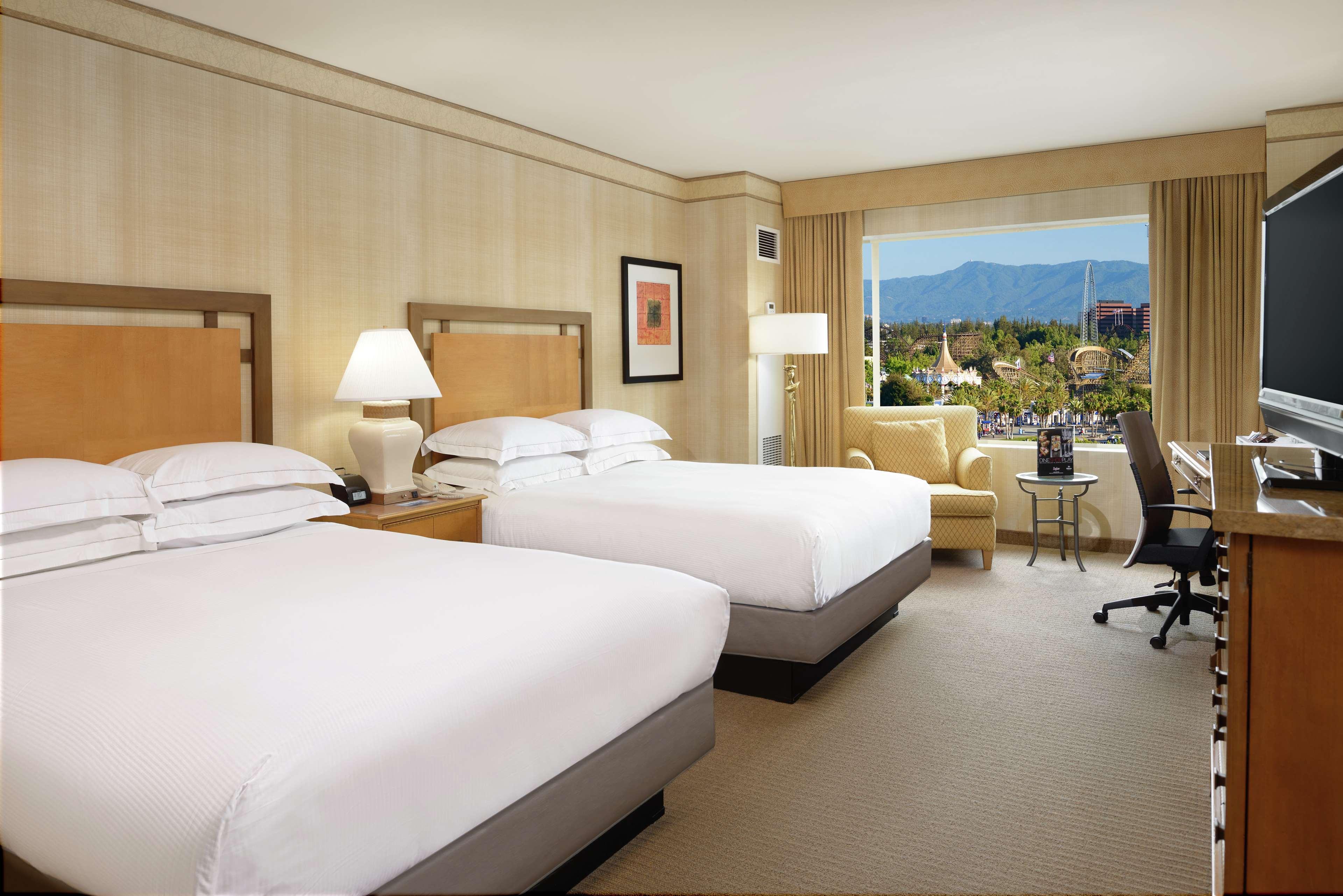 Hilton Santa Clara Hotel Exterior photo